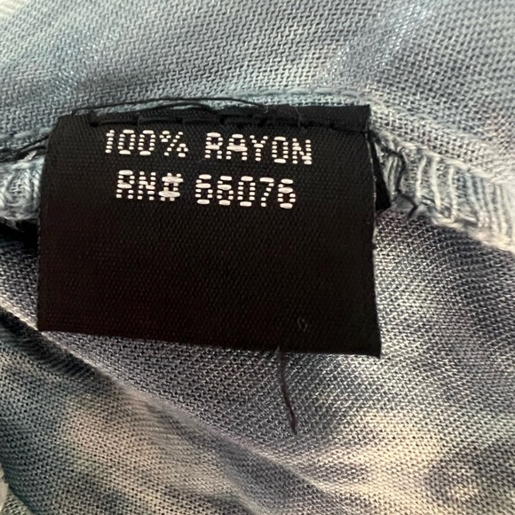 Tie-Dye Blue Beach Cropped Wide-Leg Pants - Picture 5 of 5